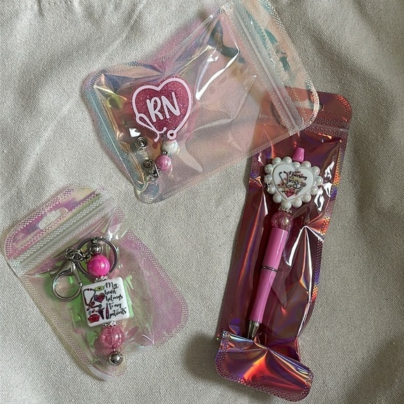 Bundle RN Nursing Badge Reel, Canvas Tote Bag, Pen & Keychain - Picture 5 of 10